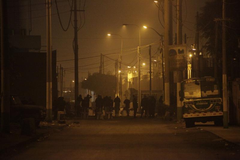 Trasladan internos de Sarita Colonia a penal de Piedras Gordas