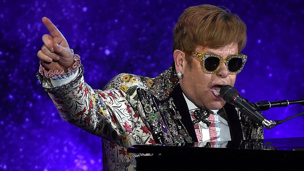 Elton John no soportó actitud "grosera" de un espectador y abandonó el escenario (VIDEO)