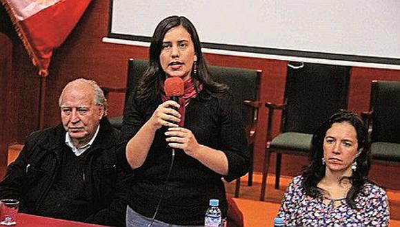 Verónika Mendoza critica a PPK por gabinete