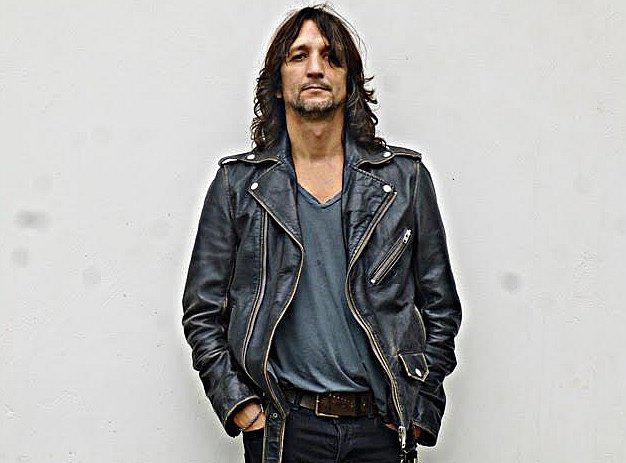 “Mala influencia”  de Pipe Villarán, sale a la venta este viernes 10 de noviembre