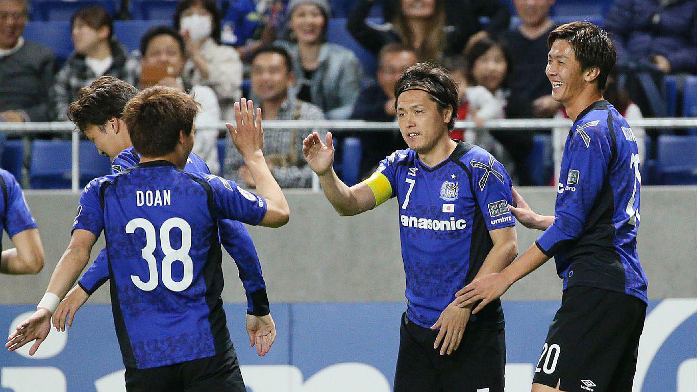 Japón: Sancionan a club por usar bandera nazi con el emblema "SS"