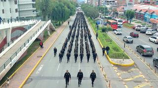 Cusco: cientos de policías salen a marchar y cantar a las calles en plena huelga (VIDEO)