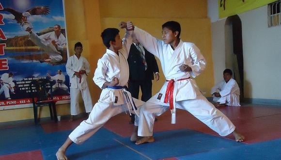 Karatecas ayacuchanos destacaron en macroregional