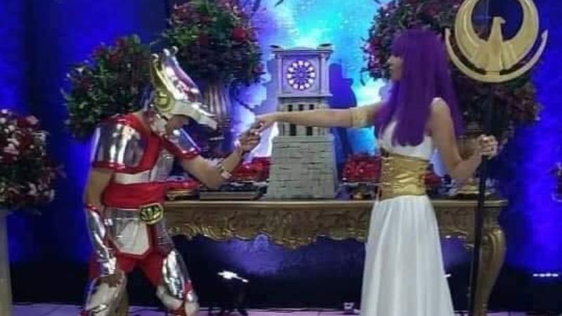 ¡Dame tu fuerza, matrimonio! Pareja se casa al estilo de “Los Caballeros del Zodiaco”