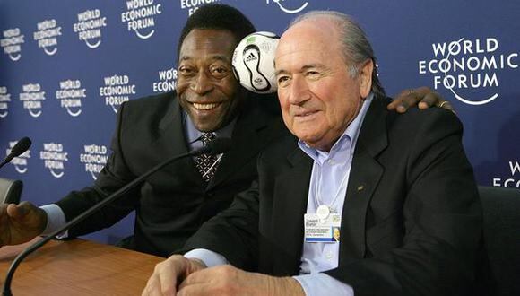 Escándalo FIFA: Pelé apoya a Joseph Blatter y lo considera un tipo "experto" 