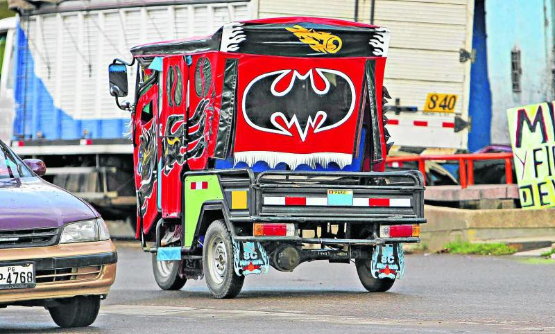 Mototaxis se pasean en la Selva Central sin placas