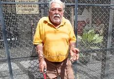 Lambayeque: Adulto mayor de 75 años se encadena a sede judicial y exige sentencia para cobrar jubilación