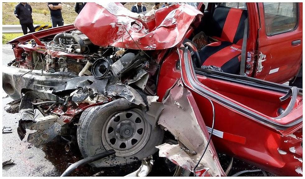 Familia viajaba de Lima a Huancayo y madre muere en choque con camión
