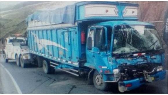 La Oroya: Dos heridos tras choque de camión con tráiler