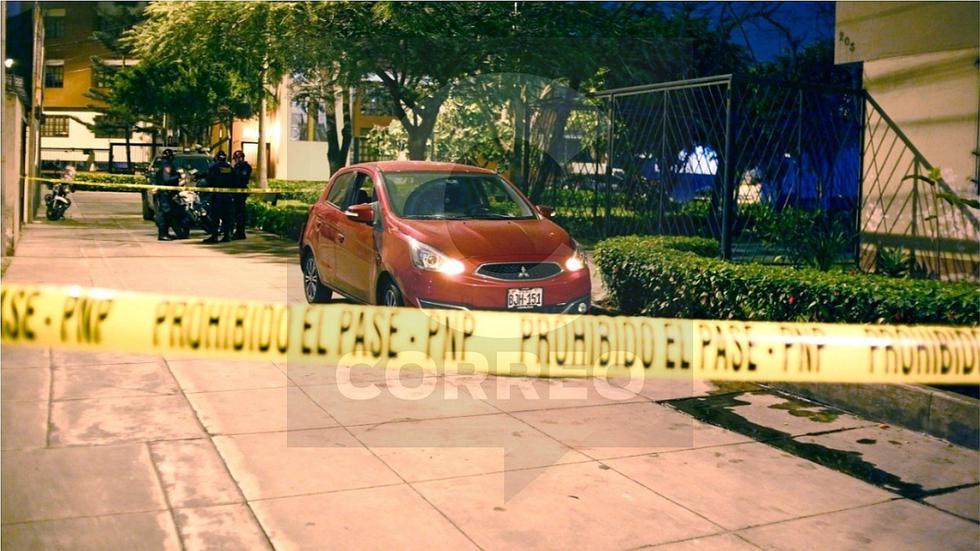 Mujer es asesinada de un balazo por delincuentes que quisieron robarle su auto (VIDEO)