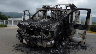 México queman centro de salud en protesta por medidas ante COVID-19 (FOTOS)