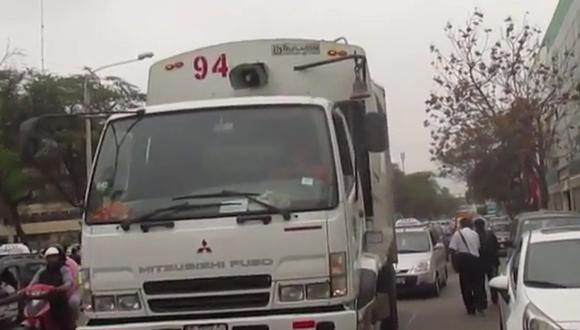 Chiclayo: Camión recolector de basura alienta a todo volumen a la selección (Vídeo)