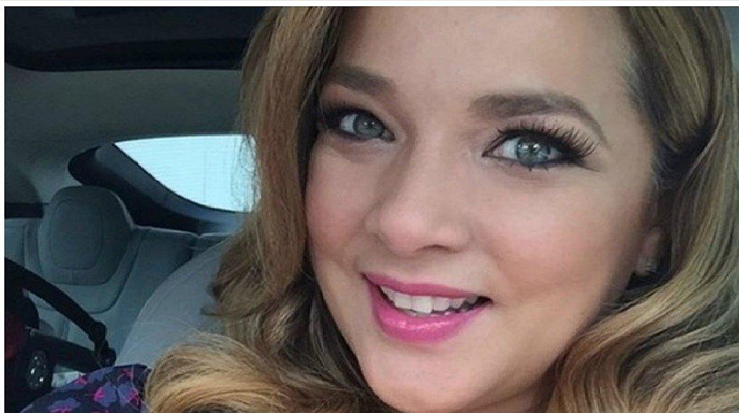 Adamari López se muestra en ropa de baño y recibe desatinado comentario (FOTO)