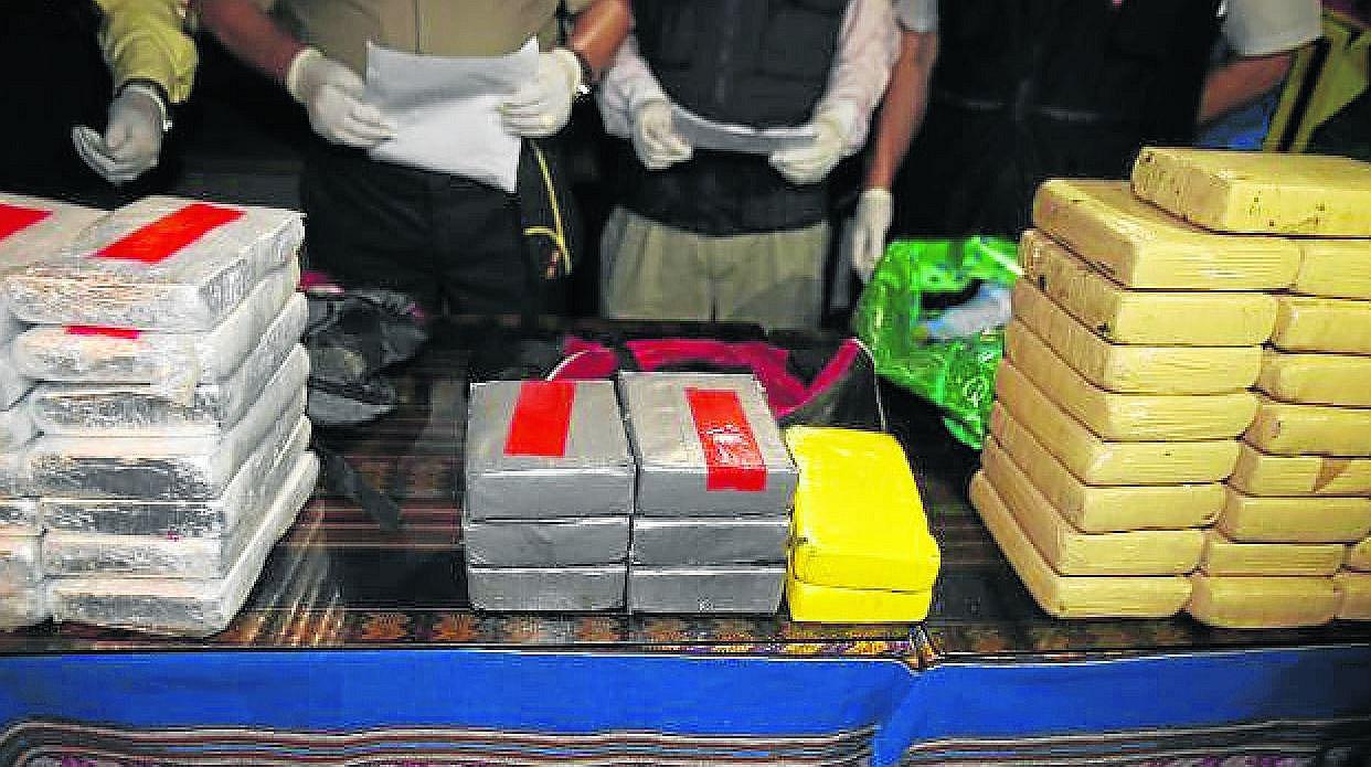 Puno: abandonan 200 kilos de droga en camioneta en la carretera a Ilave
