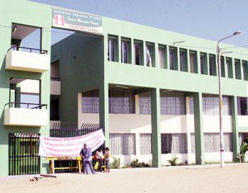 Padres de familia toman el Pedro Ureña