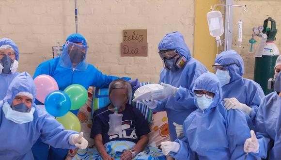 Piura: personal de salud regaló torta a paciente con COVID-19 en el día de su cumpleaños (Foto: hospital Chulucanas)