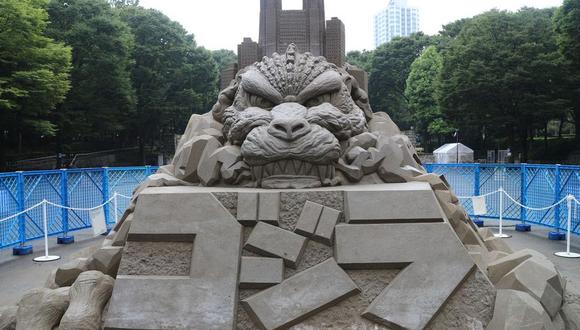 Japón: Godzilla gigante de arena se instala en un parque de Tokio
