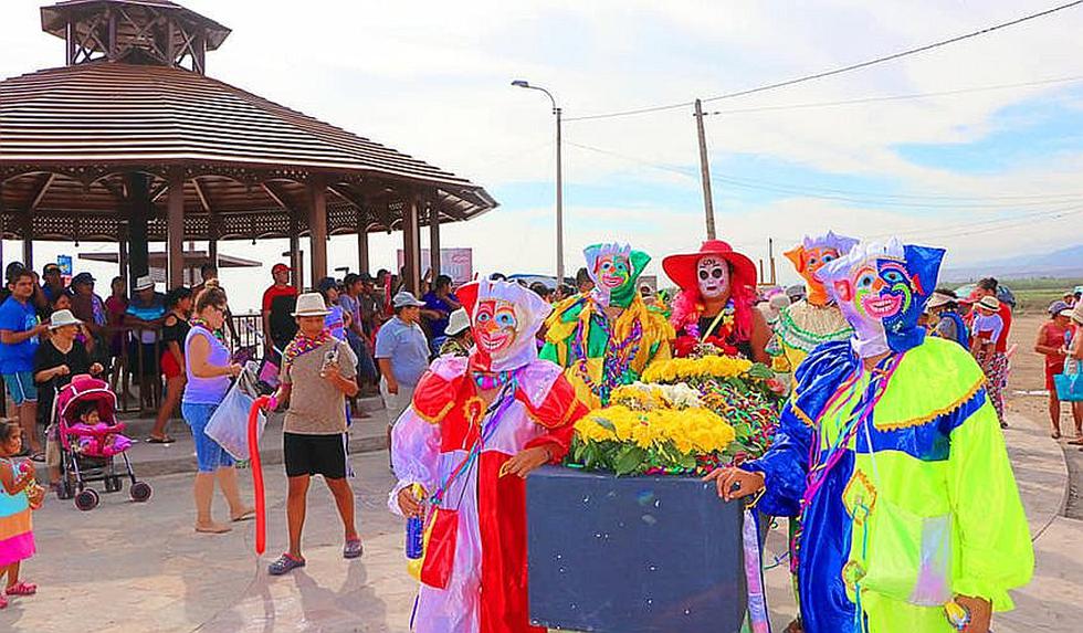 Punteños celebran en la playa el "Entierro del Carnaval" (FOTOS)