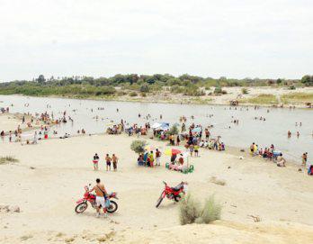 Un verano en el río Piura