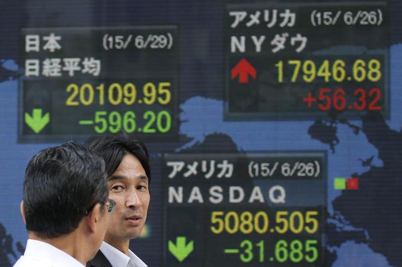 Grecia: Las bolsas operan con pérdidas tras el 'no' y el euro sube tras dimisión de ministro de finanzas