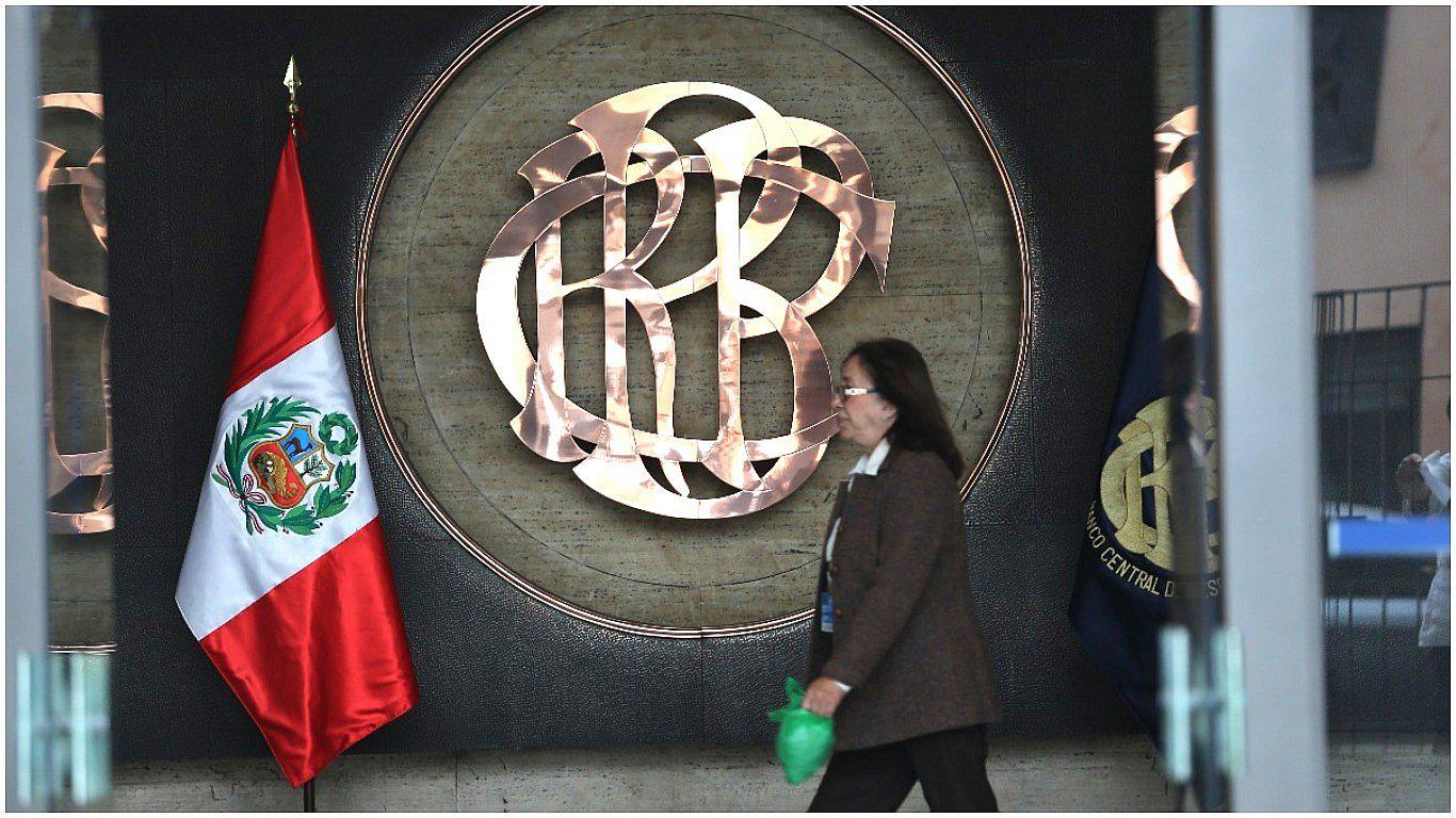 El BCR bajó su tasa de interés para mejorar la toma de créditos