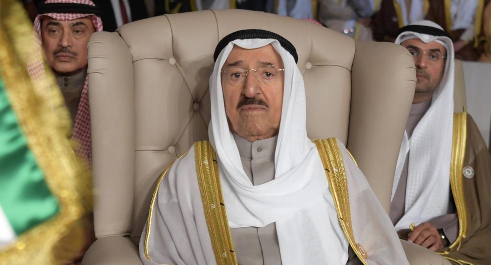 En esta foto de archivo del 31 de marzo de 2019, el emir gobernante de Kuwait, Sabah Al Ahmad Al Sabah, asiste a la inauguración de la 30a Cumbre Árabe, en Túnez, Túnez. (Fethi Belaid/Pool/AP).