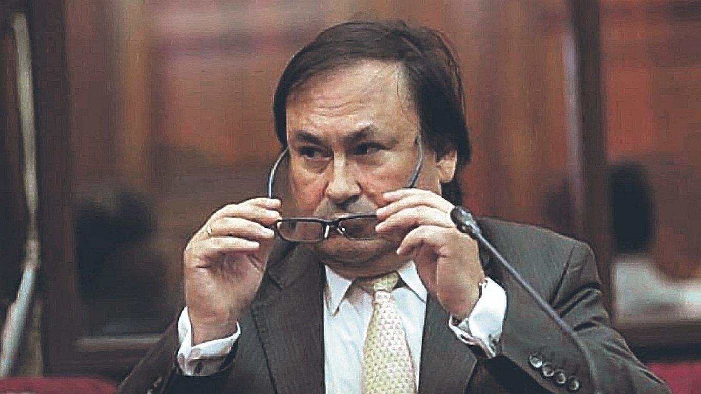 Abogado Horacio Cánepa benefició 17 veces a Odebrecht y aún milita en el PPC