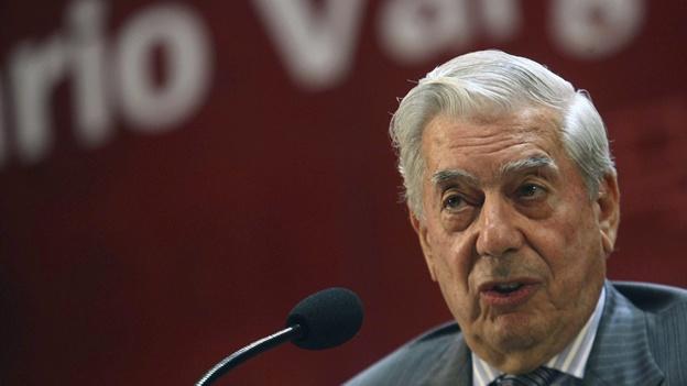 Vargas Llosa: chavismo tratará de manipular resultado si gana Capriles