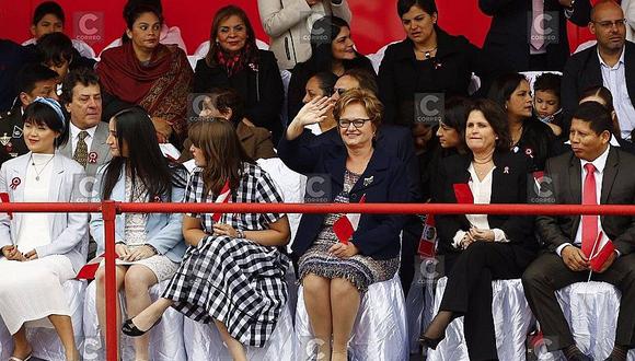 ​Parada Militar: Nancy Lange no se sienta al lado de PPK y ocupa lugar en tribuna para invitados