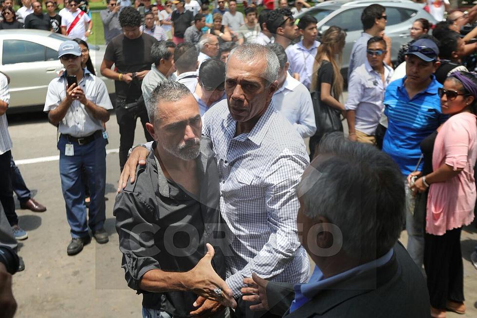 Daniel Peredo: Amigos y familiares se reúnen para dar el 'último adiós' a recordado periodista