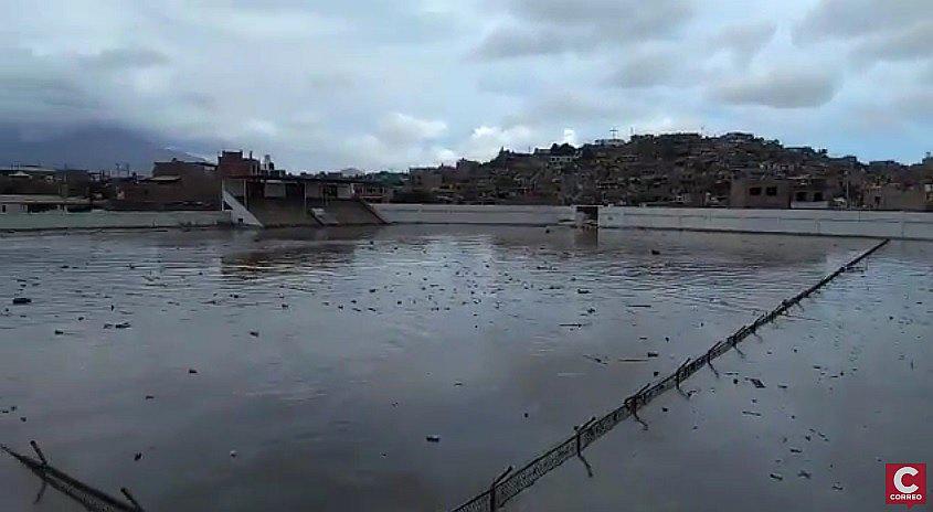 Trujillo: Huaico inunda el Estadio de El Porvenir (VIDEO) 