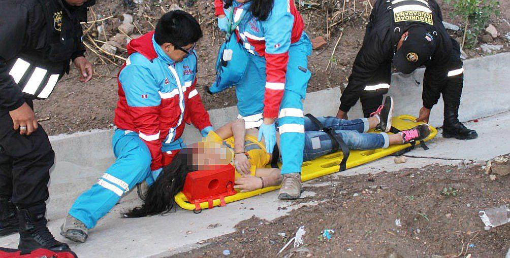 Adolescente en presunto estado de ebriedad cae a un abismo