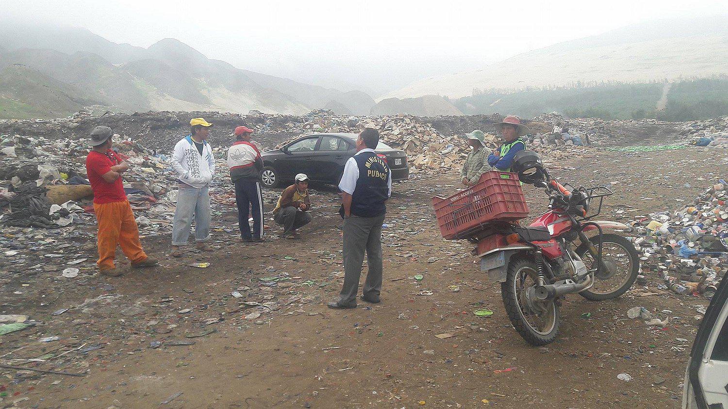 Virú: Ministerio Público y autoridades del sector Salud inspeccionan botadero en sector Zaraque 
