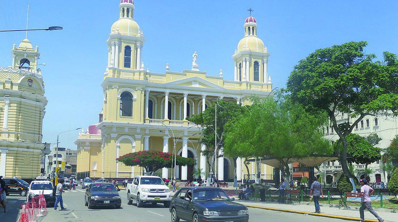 Chiclayo recibe sus 182 años con “problemas terribles”