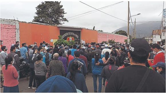 Red Norte informa que hoy, mañana y el sábado seguirá inmunización a mayores de 60 años en Chimbote, Coishco y Santa. Ayer se volvieron a registrar aglomeraciones.