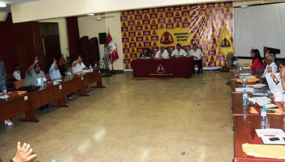 Chimbote: Pleno edil aprueba voto de censura contra Waldo