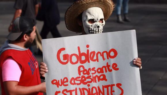 Miles de mexicanos piden  al unísono que aparezcan con vida 43 estudiantes