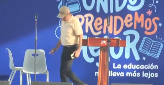 La ceremonia oficial del inicio de clases 2026 se realizó este 16 de marzo en la IE 6064 Francisco Bolognesi, en Villa El Salvador. Aunque la actividad había sido anunciada con la presencia del presidente José María Balcázar, finalmente fue liderada por el ministro de Educación, Erfurt Castillo.