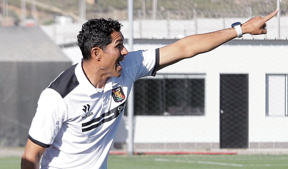 Entrenador Víctor Balta conoce el camino. Foto: Difusión.