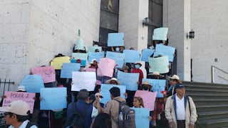 Arequipa: Pobladores de Yarabamba rechazan posible regreso de alcalde suspendido, Manuel Aco, quien admitió recibir “coimas” (VIDEO)
