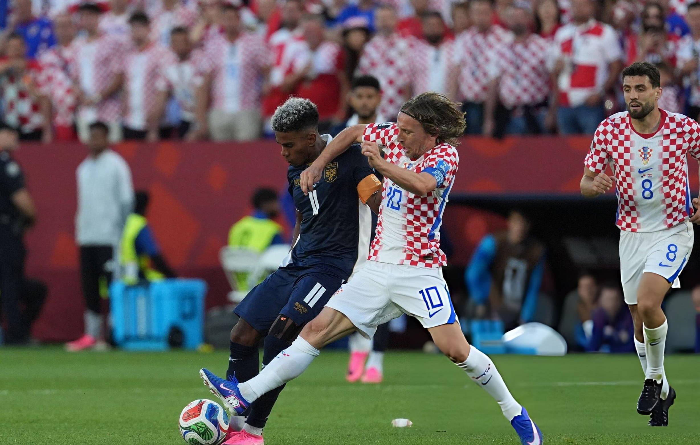Un gol de Ante Budimir le dio el triunfo al conjunto europeo, que sigue en carrera en el Grupo L, mientras que la selección canalera quedó sin posibilidades de clasificación. (Foto: Getty Images)