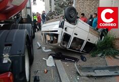 Ica: auto termina volcado tras colisión con cisterna en Subtanjalla