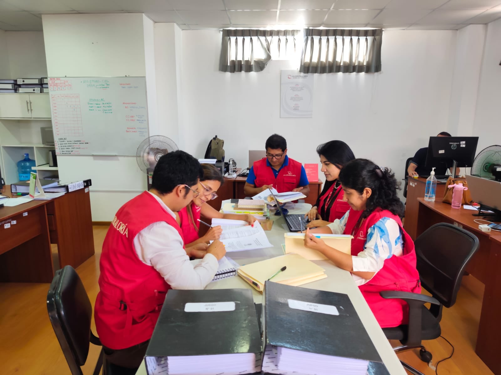 Contraloría revisó los expedientes de 14 postulantes aptos y detectó que seis no cumplían el perfil y los demás tenían incongruencias en los puntajes que recibieron.