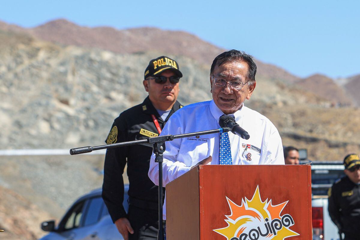 El mandatario interino presentó un pedido formal dirigido al presidente del Parlamento para acceder al beneficio previsto en la Ley N.° 26519 y a los beneficios complementarios correspondientes. Foto: Presidencia.