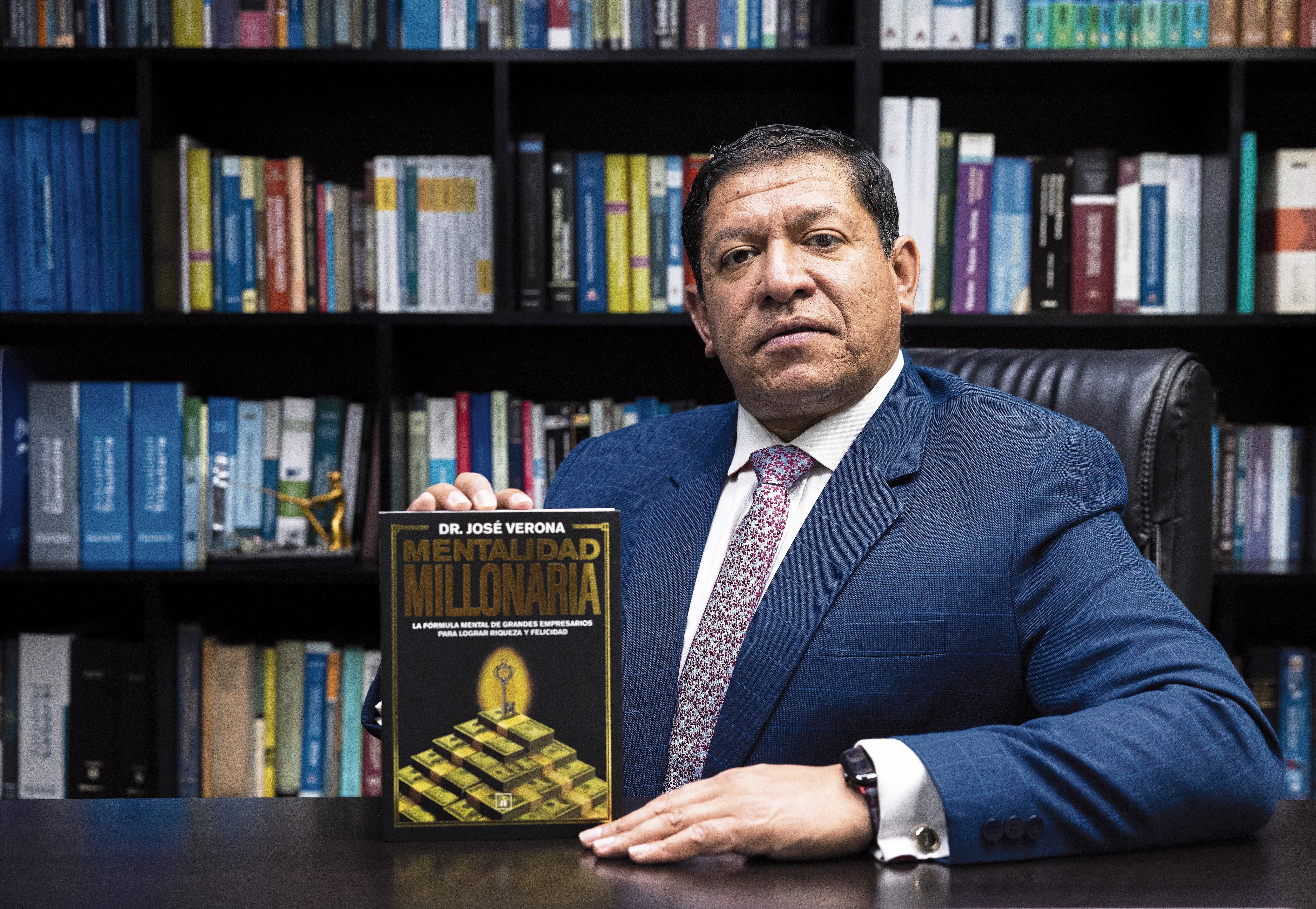 Tienes que tomar un papel y definir por escrito tus metas. La escritura trabaja pensamiento, sentimiento y acción". Fotos: Rafael Cornejo V. / @photo.gec