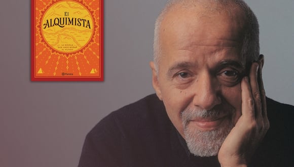 Paulo Coelho junto a la portada de "El Alquimista" (Foto: Planeta)
