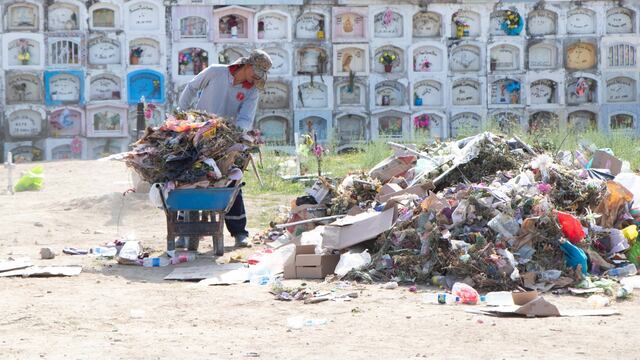 Piura: Limpian cementerio tras velaciones en Chulucanas