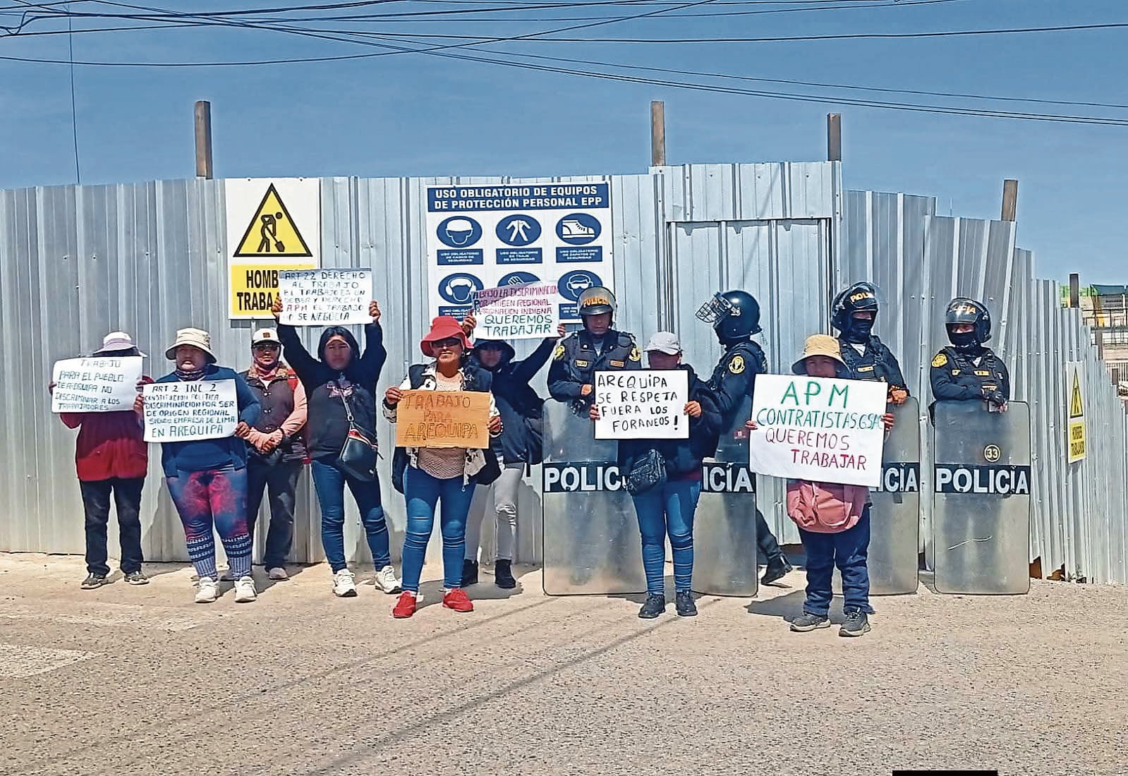 Trabajadores de Construcción Civil piden bolsa de trabajo en obra, en Arequipa. Foto: STCCA.