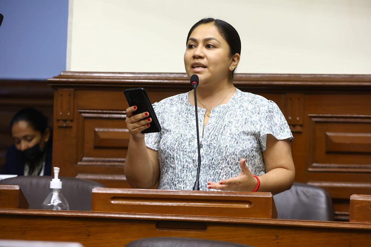 La congresista de Podemos Perú liderará el grupo encargado de la política exterior, tratados internacionales y diplomacia, con énfasis en la defensa de la soberanía nacional. (Foto: Congreso)