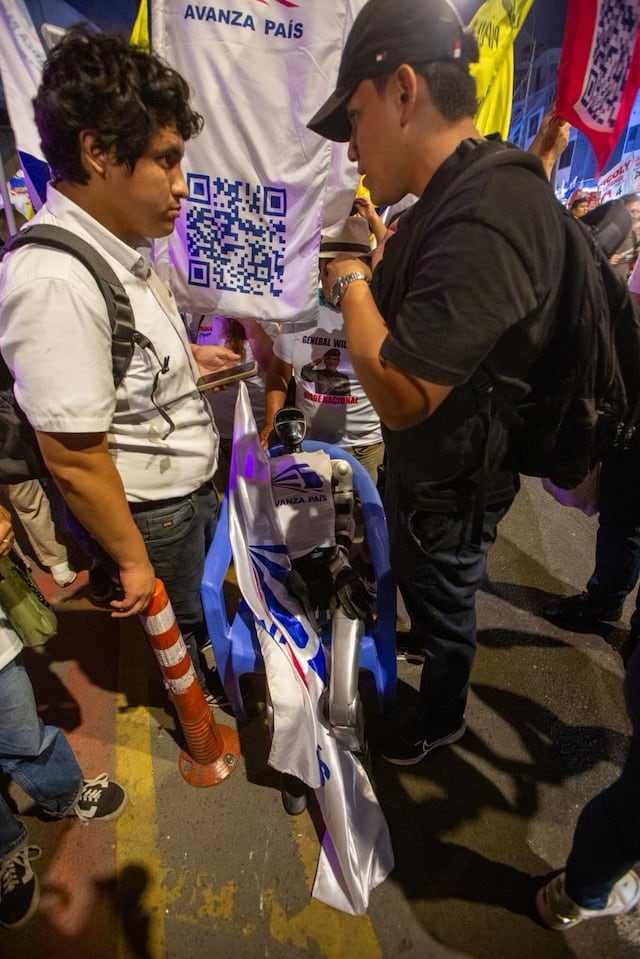 Debate electoral JNE: simpatizantes se concentran fuera del Centro de Convenciones en el último día